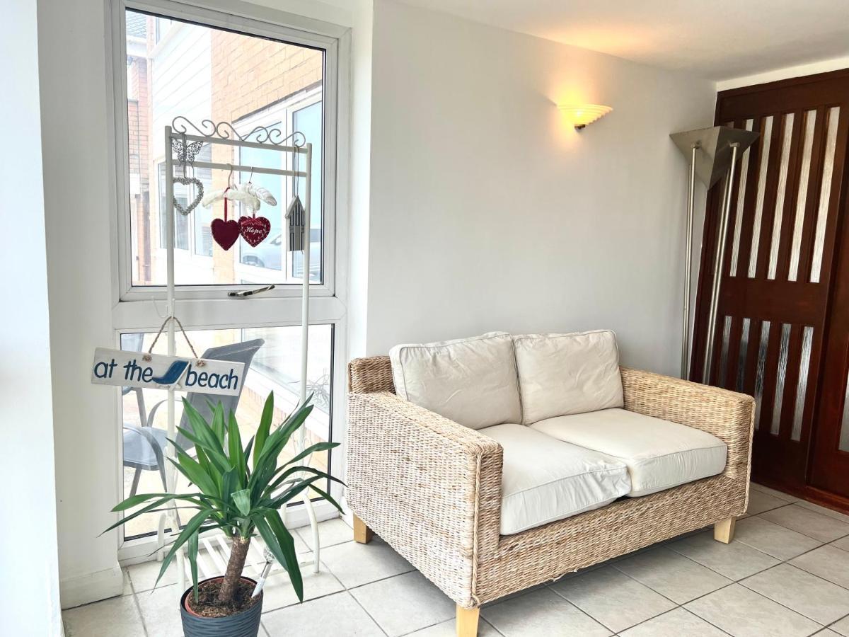 Beach Front Apartment With Free Parking, St Annes ลิธึม เซนต์ แอนน์ส ภายนอก รูปภาพ