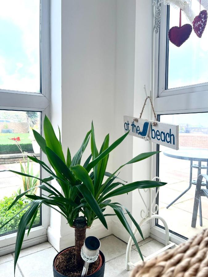 Beach Front Apartment With Free Parking, St Annes ลิธึม เซนต์ แอนน์ส ภายนอก รูปภาพ