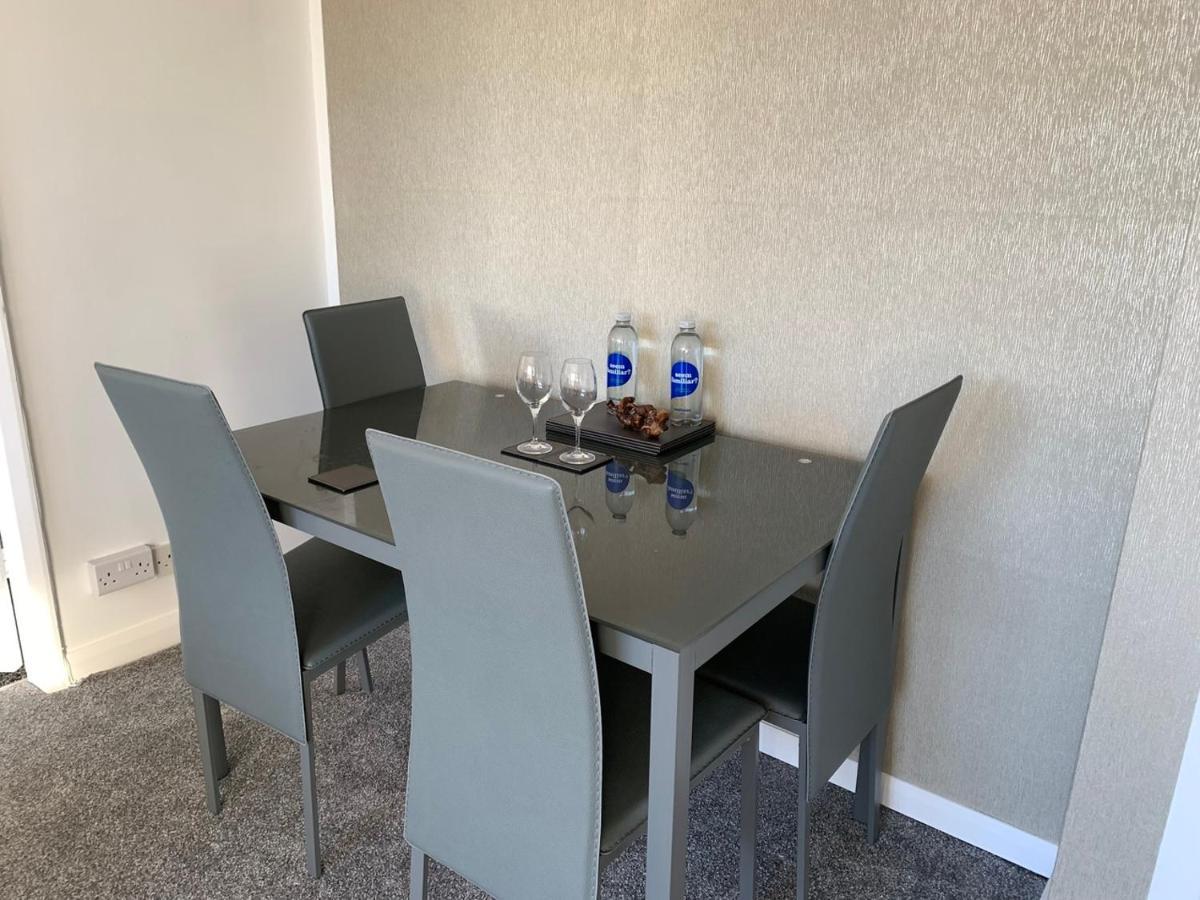 Beach Front Apartment With Free Parking, St Annes ลิธึม เซนต์ แอนน์ส ภายนอก รูปภาพ
