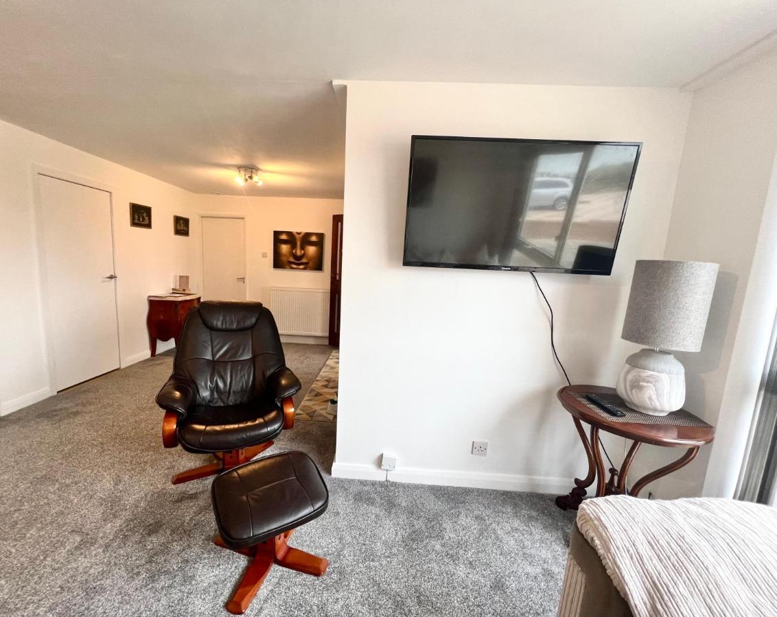 Beach Front Apartment With Free Parking, St Annes ลิธึม เซนต์ แอนน์ส ภายนอก รูปภาพ